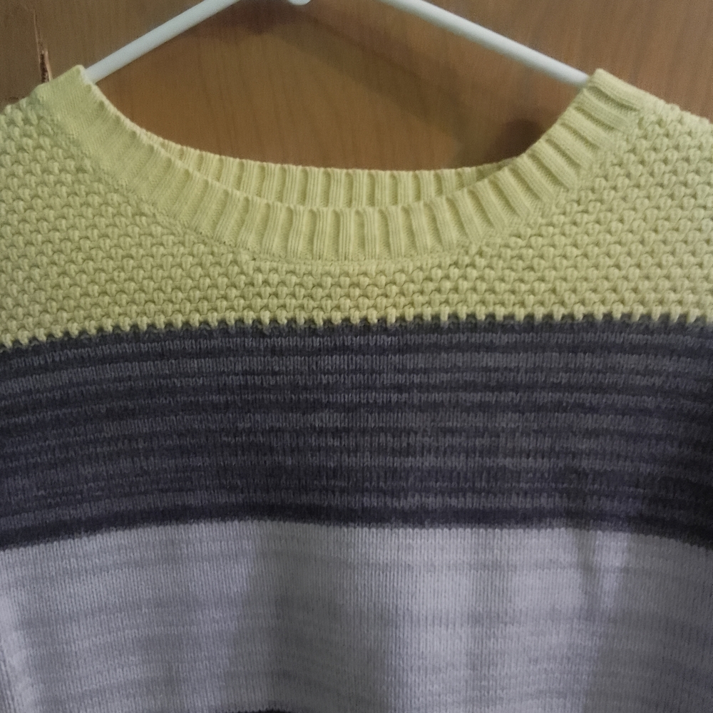 Striped Gray and Yellow Women'sLiz Claiborne Knitted Pullover Sweater Size Small - Picture 4 of 8